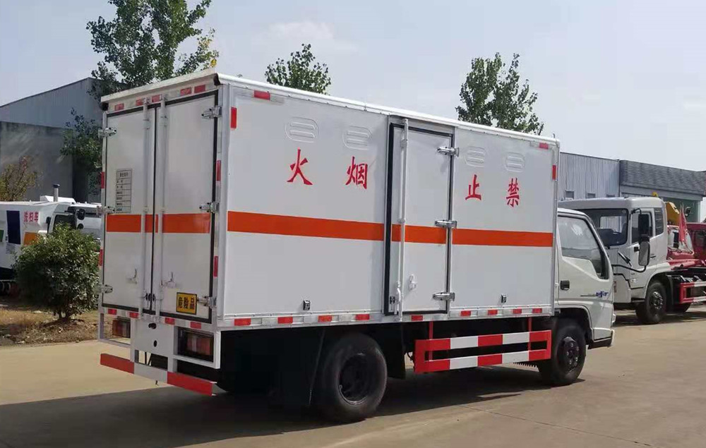 江鈴4.2米(藍(lán)牌)氣瓶廂運(yùn)輸車(chē)