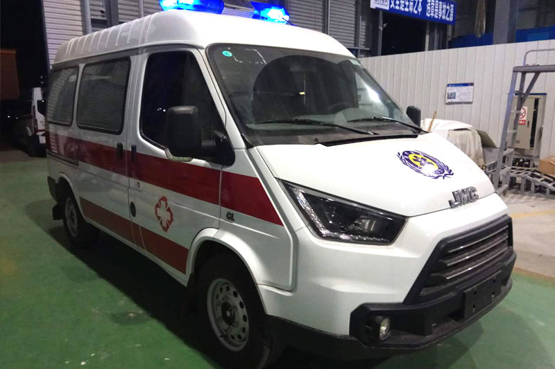 特順短軸柴油救護(hù)車