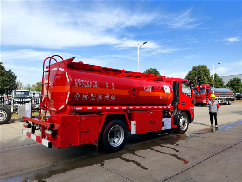 消防隊(duì)專用國(guó)六東風(fēng)8噸油罐車